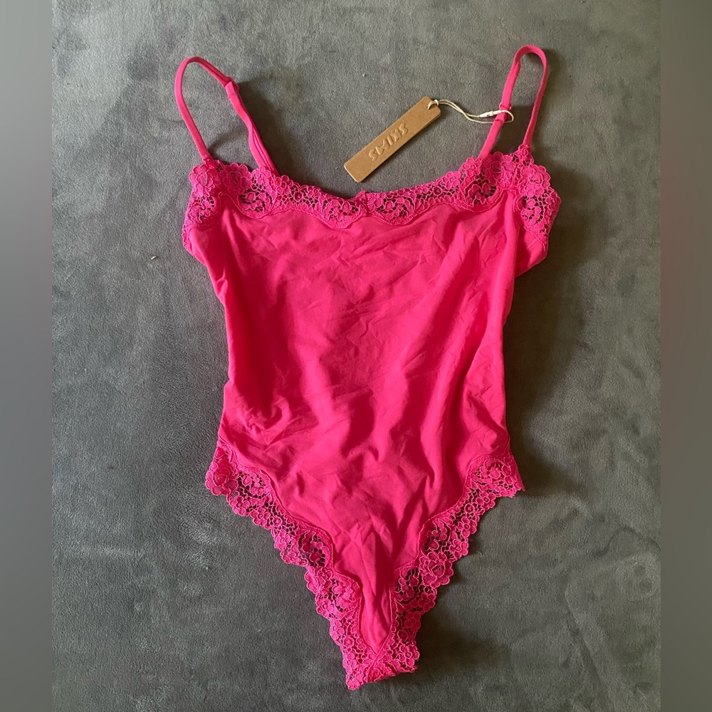 Skims Valentines Day Lace Trim Hot Pink Bodysuit NEW WITH TAGS XS